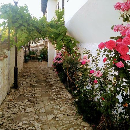Bed & Breakfast Josiph Берат Екстер'єр фото