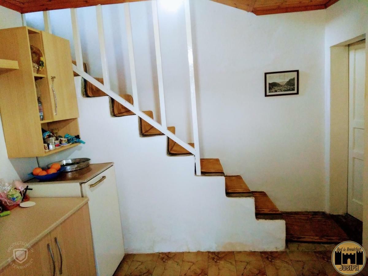Bed & Breakfast Josiph Берат Екстер'єр фото