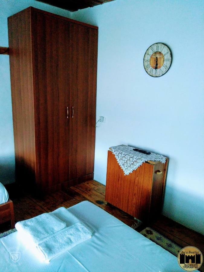 Bed & Breakfast Josiph Берат Екстер'єр фото