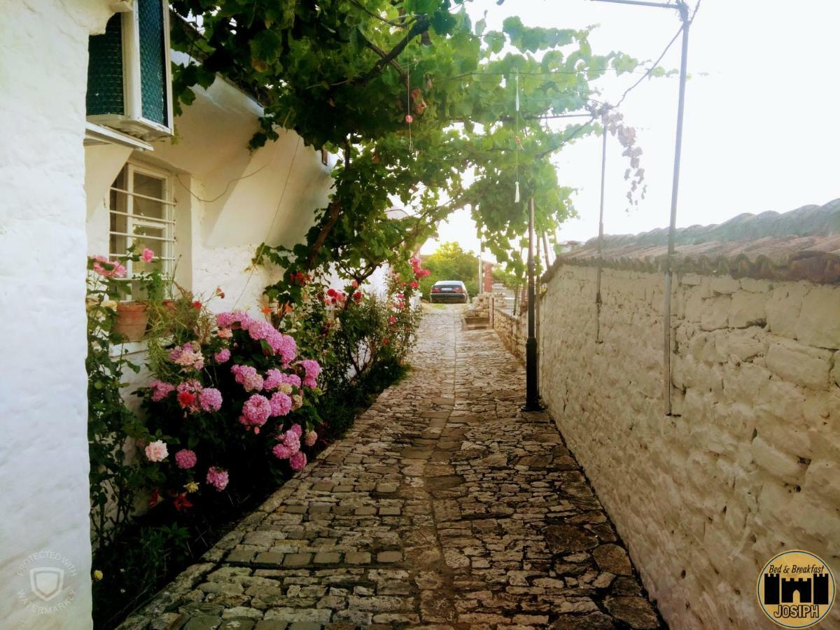 Bed & Breakfast Josiph Берат Екстер'єр фото