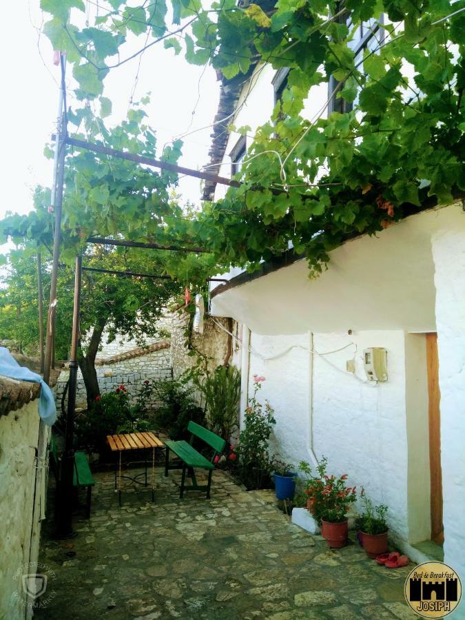 Bed & Breakfast Josiph Берат Екстер'єр фото
